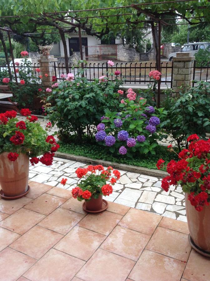 Vila Alma Porec Bagian luar foto